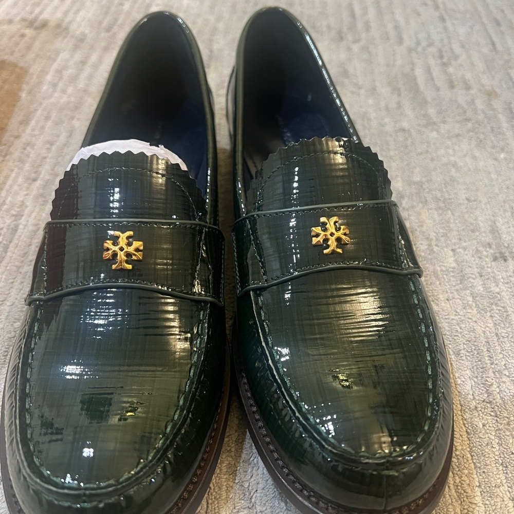 Elegant Green Loafers with Gold Accent